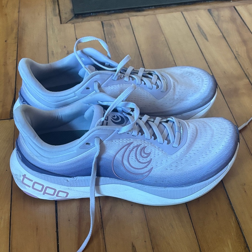 Women's Topo Aura Running Shoes